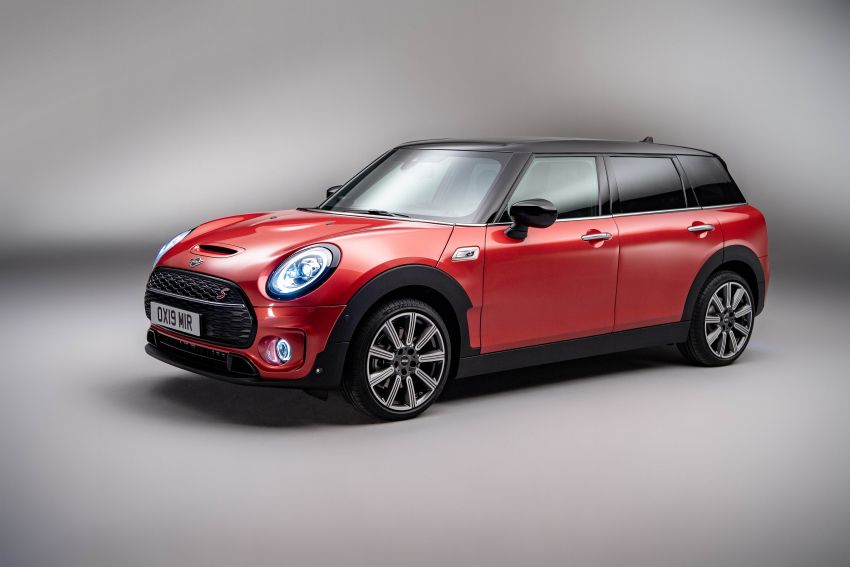 F54 MINI Clubman facelift receives styling updates 949280