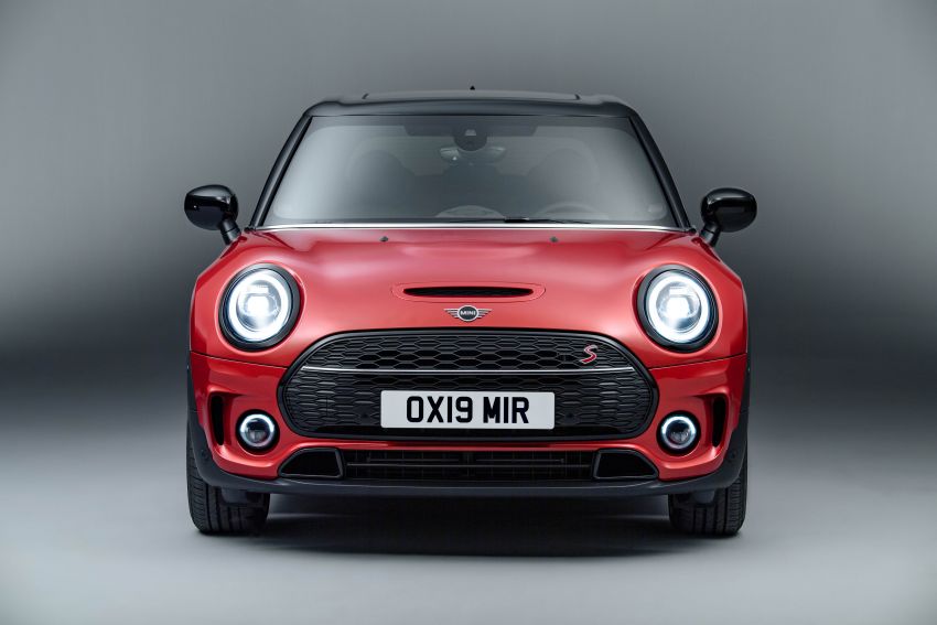 F54 MINI Clubman facelift receives styling updates 949283