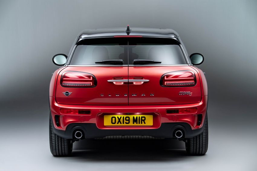 F54 MINI Clubman facelift receives styling updates 949284
