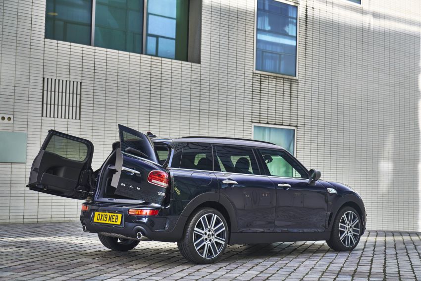 F54 MINI Clubman facelift receives styling updates 949074