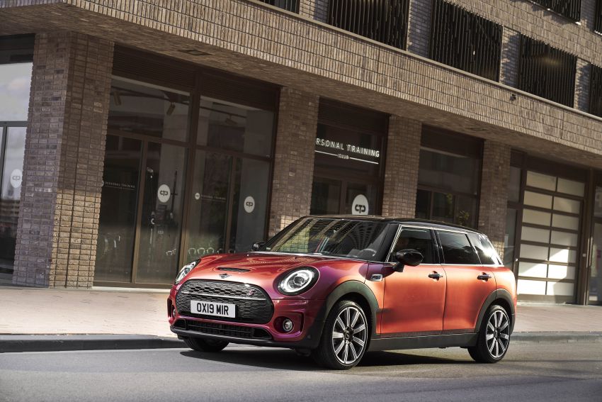 F54 MINI Clubman facelift receives styling updates 949024