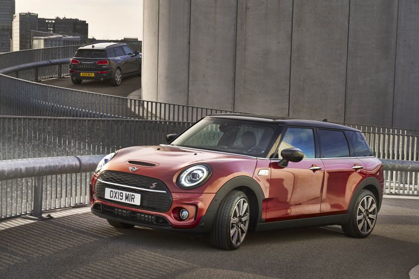 F54 MINI Clubman facelift receives styling updates 949129