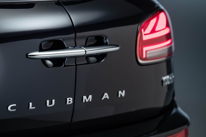 F54 MINI Clubman facelift receives styling updates 949143