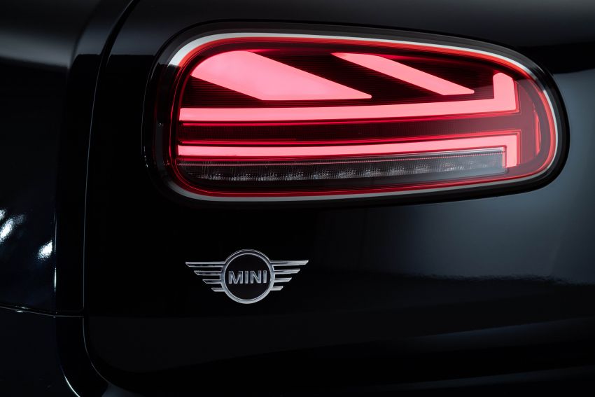 F54 MINI Clubman facelift receives styling updates 949152