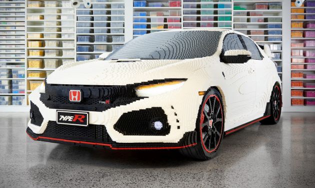 Full-sized Lego FK8 Honda Civic Type R is a stunner