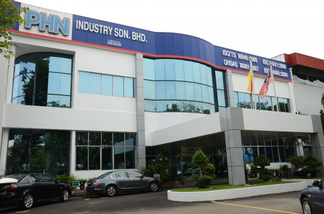 Pengeluar komponen automotif tempatan, PHN Sdn Bhd terima anugerah industri daripada Geely