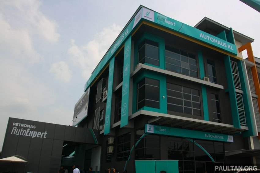 Petronas AutoExpert pertama dunia kini dilancarkan 951205