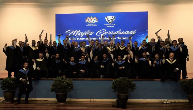 258 orang pekerja Proton terima sijil SKM Tahap 3