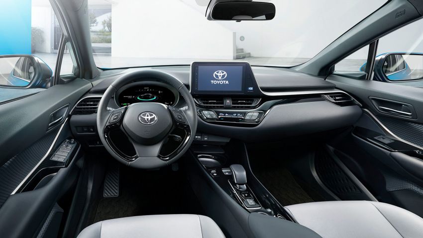 Toyota C-HR dan Rhombus pacuan elektrik diperkenal 948402