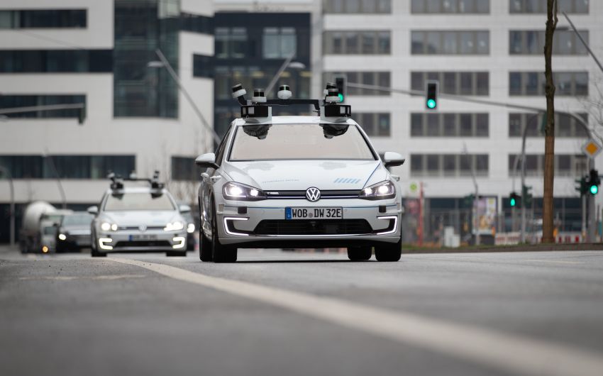 Volkswagen tests Level 4 self-driving in Hamburg 942952