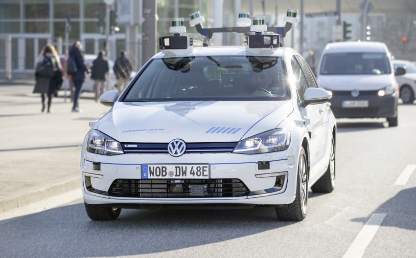 Volkswagen tests Level 4 self-driving in Hamburg 942933