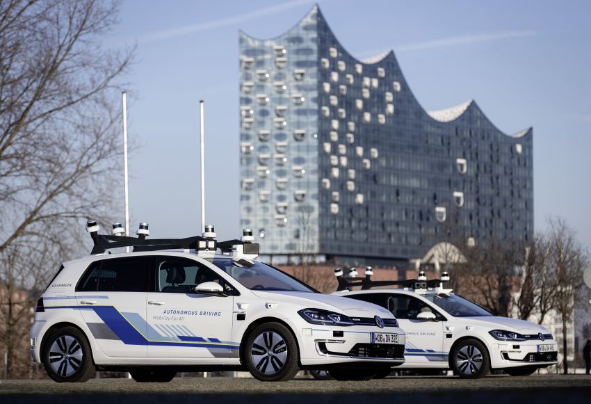 Volkswagen tests Level 4 self-driving in Hamburg 942936