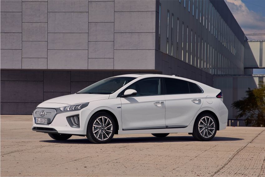 2019 Hyundai Ioniq facelift gets detailed – styling and equipment updates; EV version gains larger battery 956805