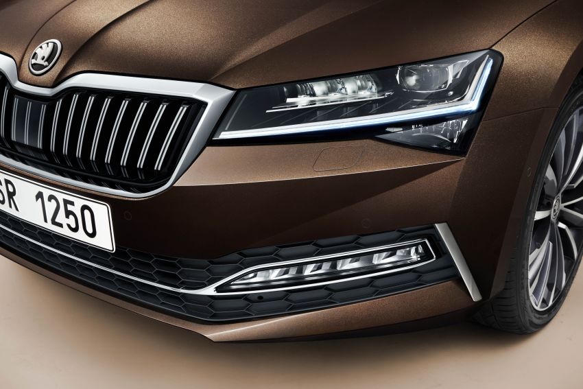 2019 Skoda Superb facelift revealed – updated styling; new Scout variant; plug-in hybrid powertrain option 962982