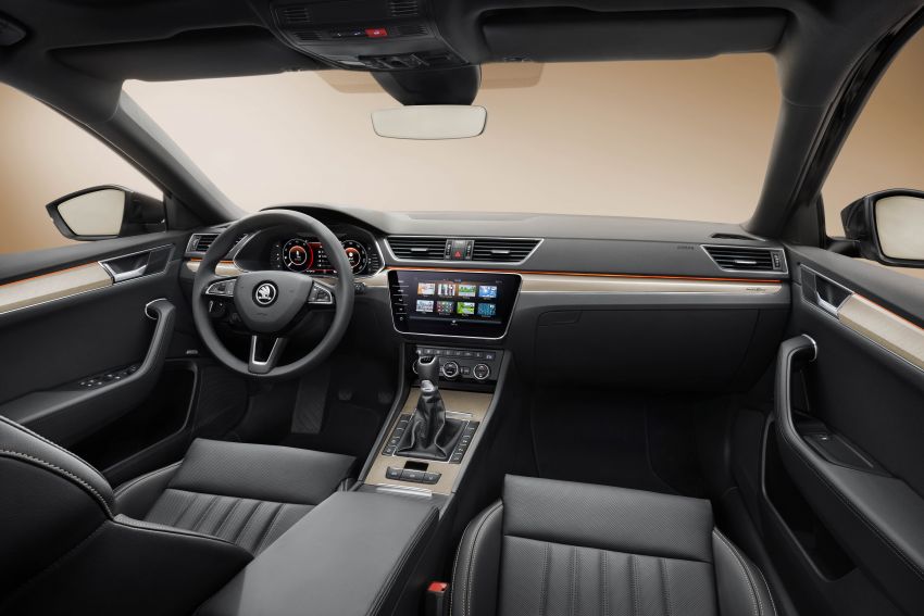 2019 Skoda Superb facelift revealed – updated styling; new Scout variant; plug-in hybrid powertrain option 962985