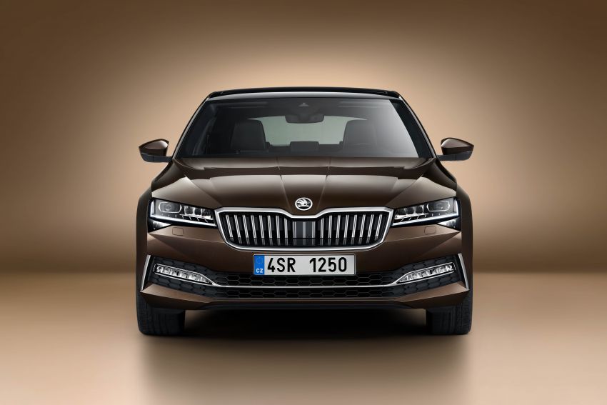 2019 Skoda Superb facelift revealed – updated styling; new Scout variant; plug-in hybrid powertrain option 962975