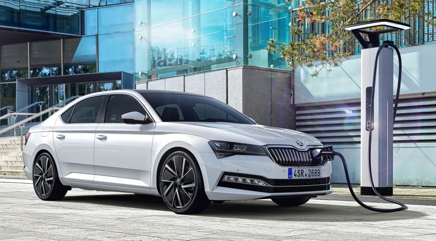 2019 Skoda Superb facelift revealed – updated styling; new Scout variant; plug-in hybrid powertrain option 962950