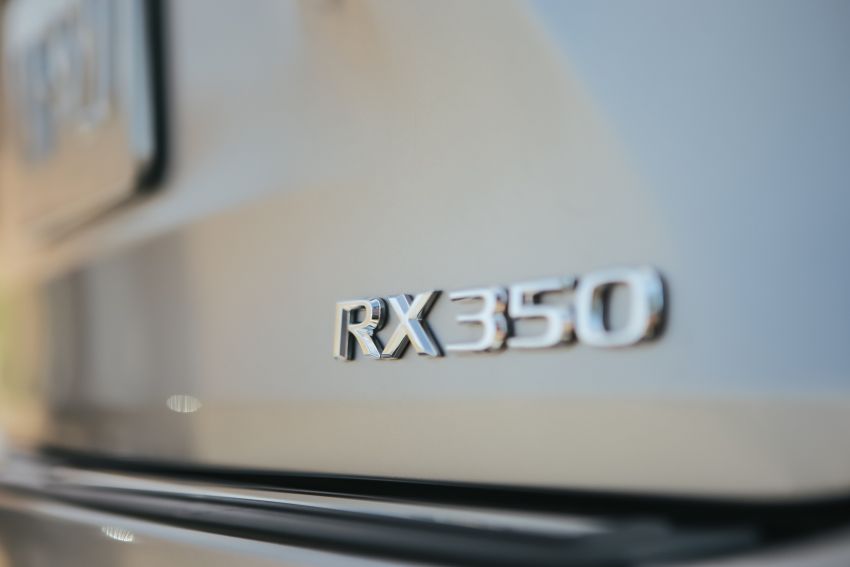 2020 Lexus RX facelift – minor nip/tuck, added tech/kit 966254