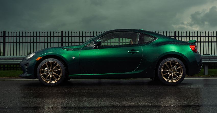 Toyota 86 Hakone Edition – green paint, bronze wheels 955745