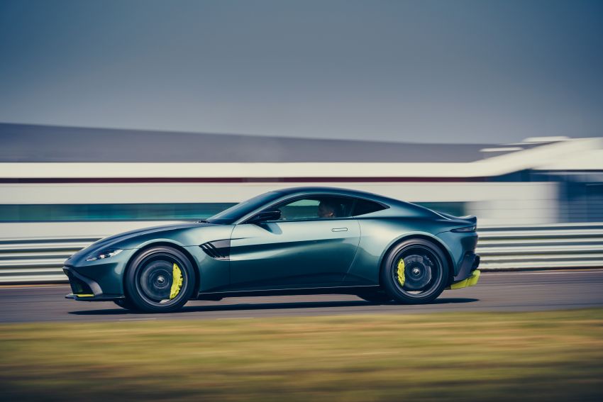 Aston Martin Vantage AMR gains seven-speed manual 955582