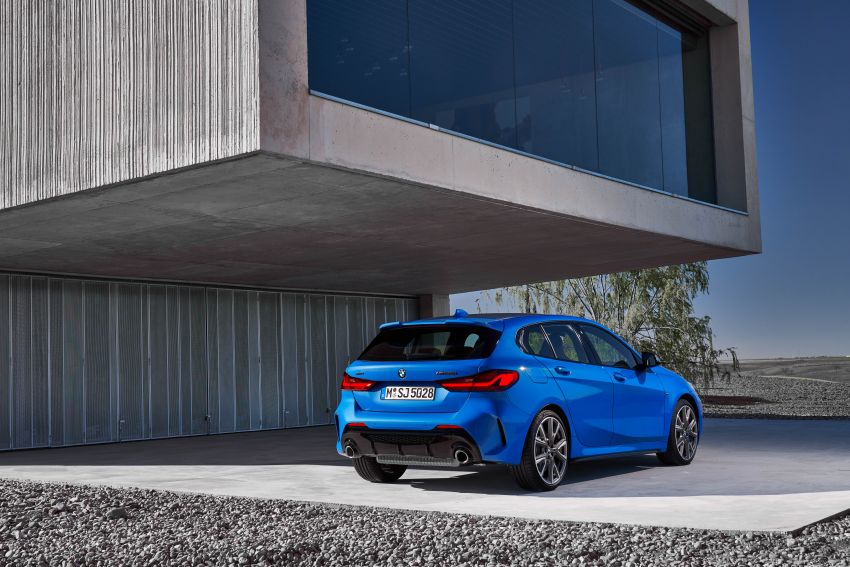 F40 BMW 1 Series makes its debut – third-gen is now front-wheel drive, gets range-topping M135i xDrive 963567