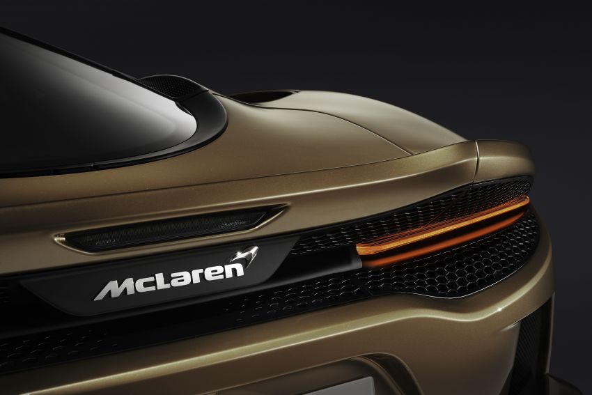 McLaren GT – grand tourer à la Woking with 620 PS 960294