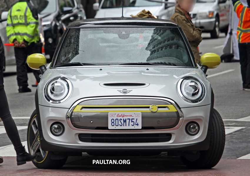 SPYSHOTS: MINI Cooper S E spotted without disguise 965340