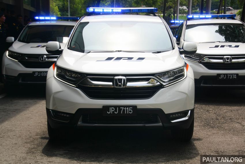 PLUS hands over 10 units of Honda CR-V 2.0L to JPJ 960463
