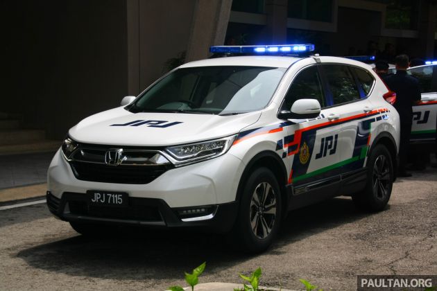 PLUS hands over 10 units of Honda CR-V 2.0L to JPJ