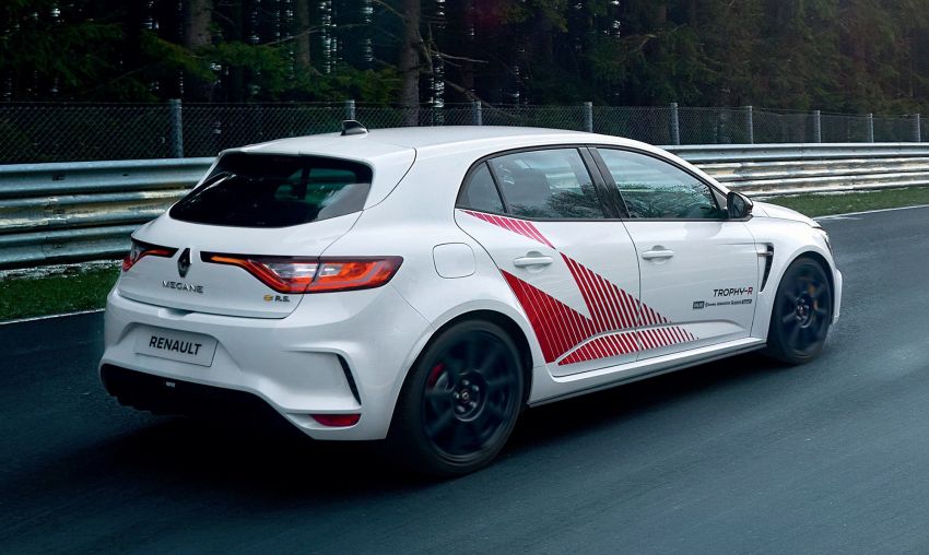 New Renault Megane RS Trophy-R now the fastest FWD at Nurburgring, beats Civic Type R with 7:40 time 962026