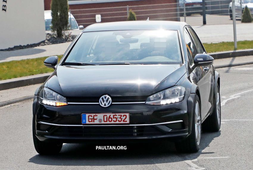SPIED: Volkswagen Golf-based crossover mule on test 956446