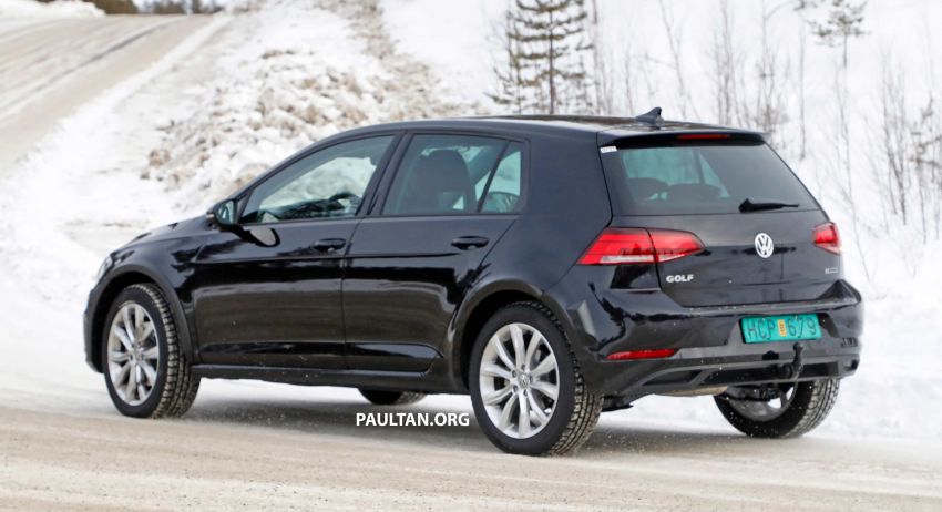 SPIED: Volkswagen Golf-based crossover mule on test 956463