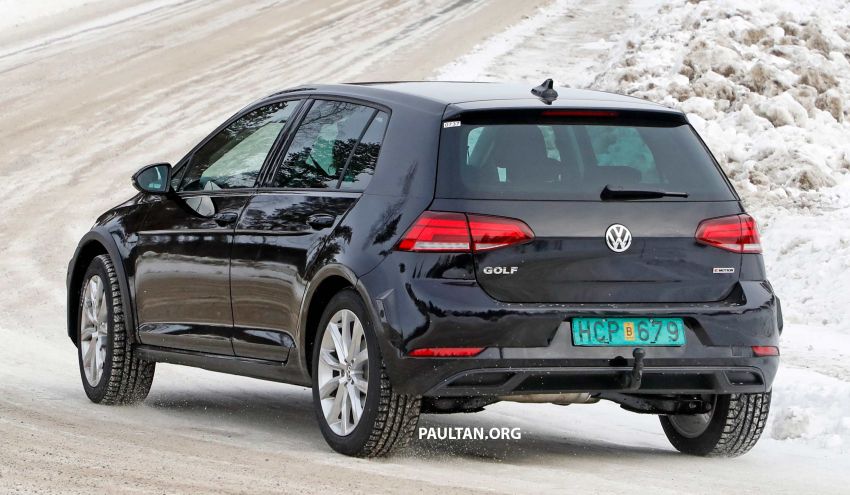 SPIED: Volkswagen Golf-based crossover mule on test 956464