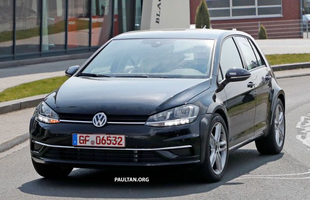 SPIED: Volkswagen Golf-based crossover mule on test