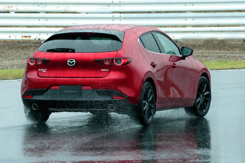 2019 Mazda 3 in detail – improved NVH; why a torsion beam and no touchscreen; unique sedan/hatch styling Image #974273