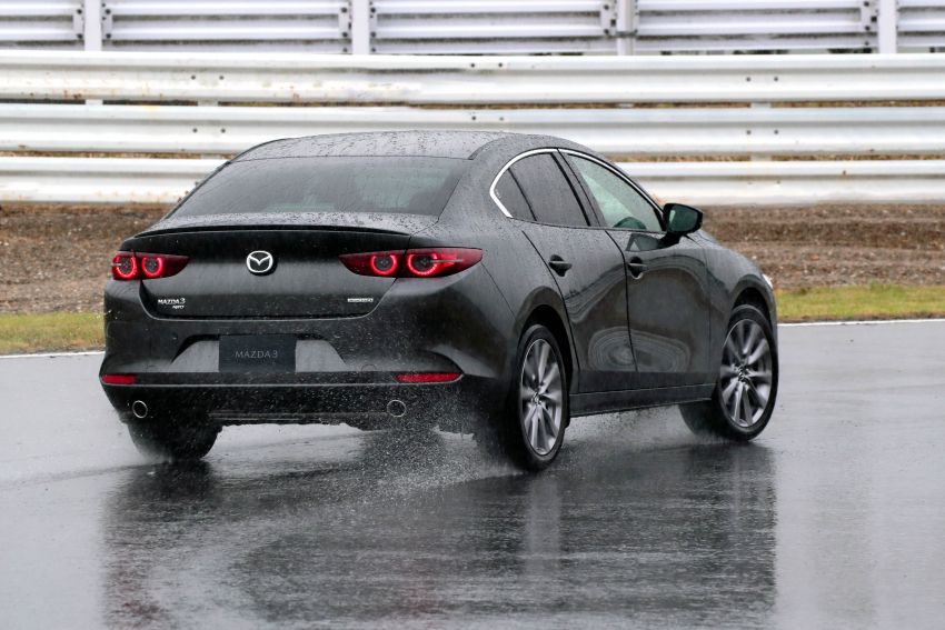 2019 Mazda 3 in detail – improved NVH; why a torsion beam and no touchscreen; unique sedan/hatch styling Image #974275