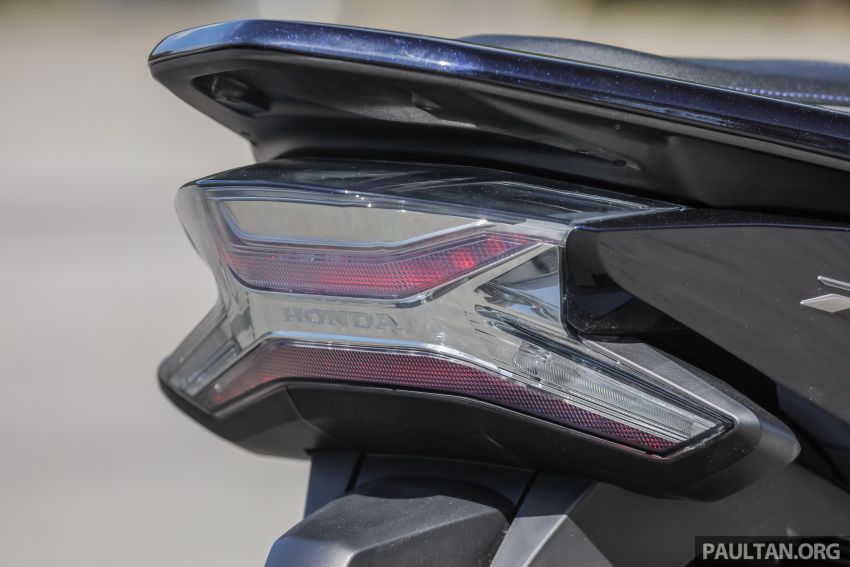 REVIEW: 2019 Honda PCX Hybrid and PCX 150 968732