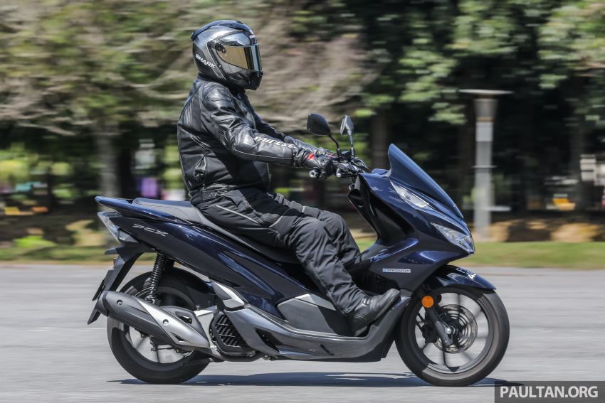 REVIEW: 2019 Honda PCX Hybrid and PCX 150 968741