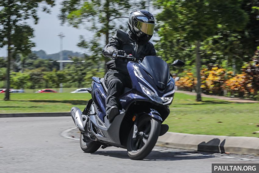 REVIEW: 2019 Honda PCX Hybrid and PCX 150 968743