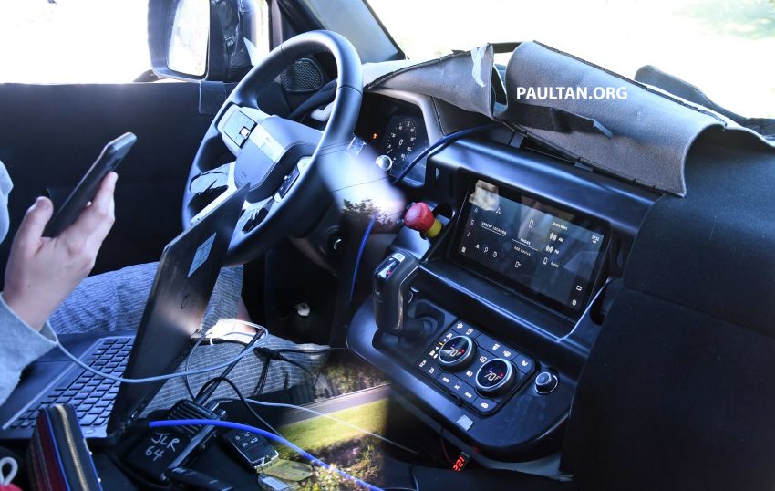 SPYSHOTS: 2019 Land Rover Defender – interior seen 977322
