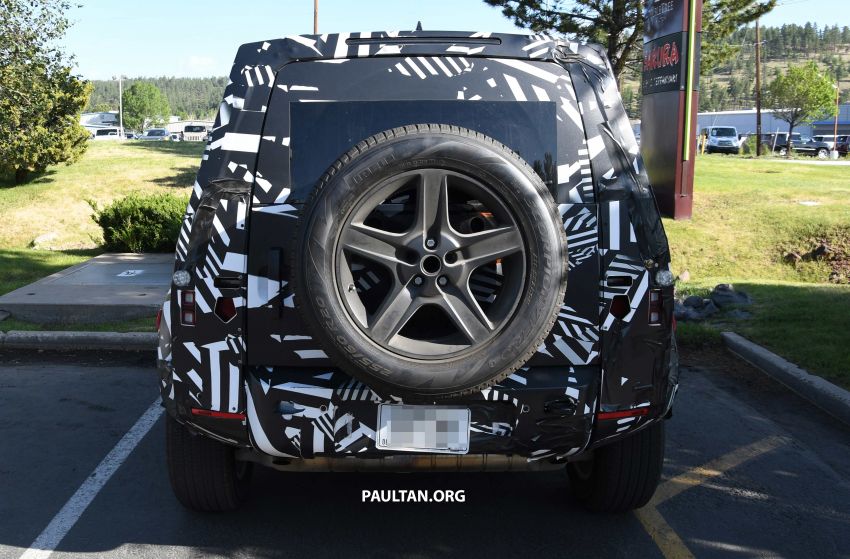 SPYSHOTS: 2019 Land Rover Defender – interior seen 977334