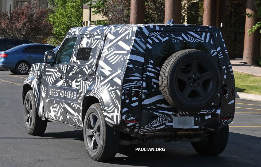 SPYSHOTS: 2019 Land Rover Defender – interior seen 977341