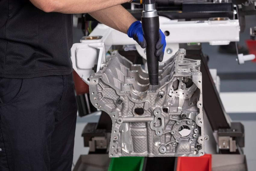 Mercedes-AMG hasilkan enjin empat silinder turbo paling berkuasa di dunia dengan 416 hp, 500 Nm tork 969461