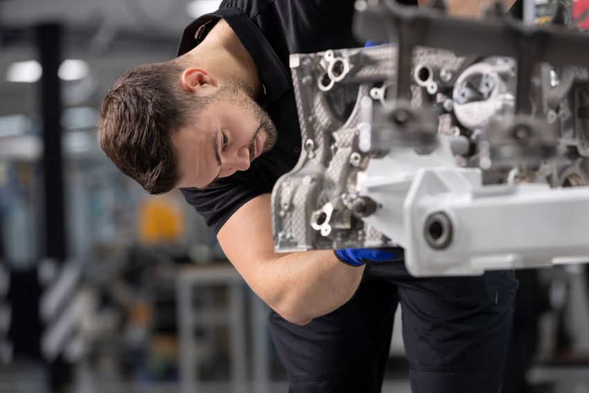 Mercedes-AMG hasilkan enjin empat silinder turbo paling berkuasa di dunia dengan 416 hp, 500 Nm tork 969463