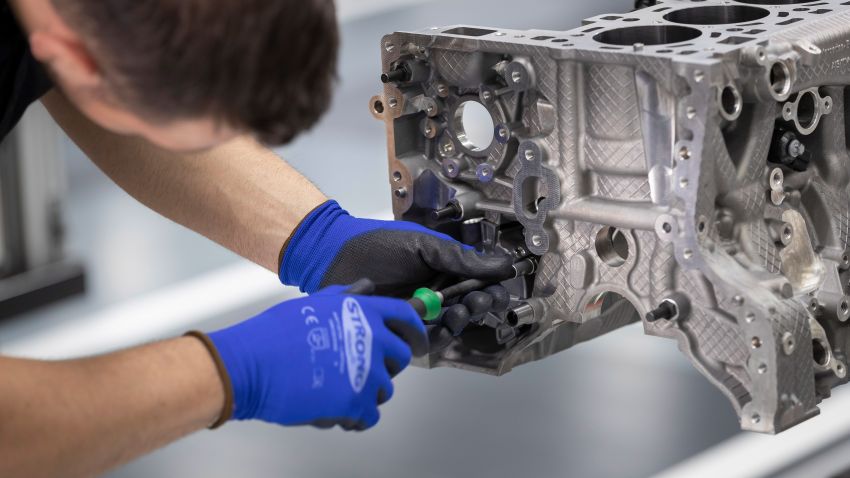Mercedes-AMG hasilkan enjin empat silinder turbo paling berkuasa di dunia dengan 416 hp, 500 Nm tork 969465