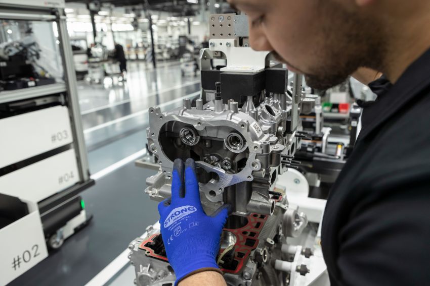 Mercedes-AMG hasilkan enjin empat silinder turbo paling berkuasa di dunia dengan 416 hp, 500 Nm tork 969483