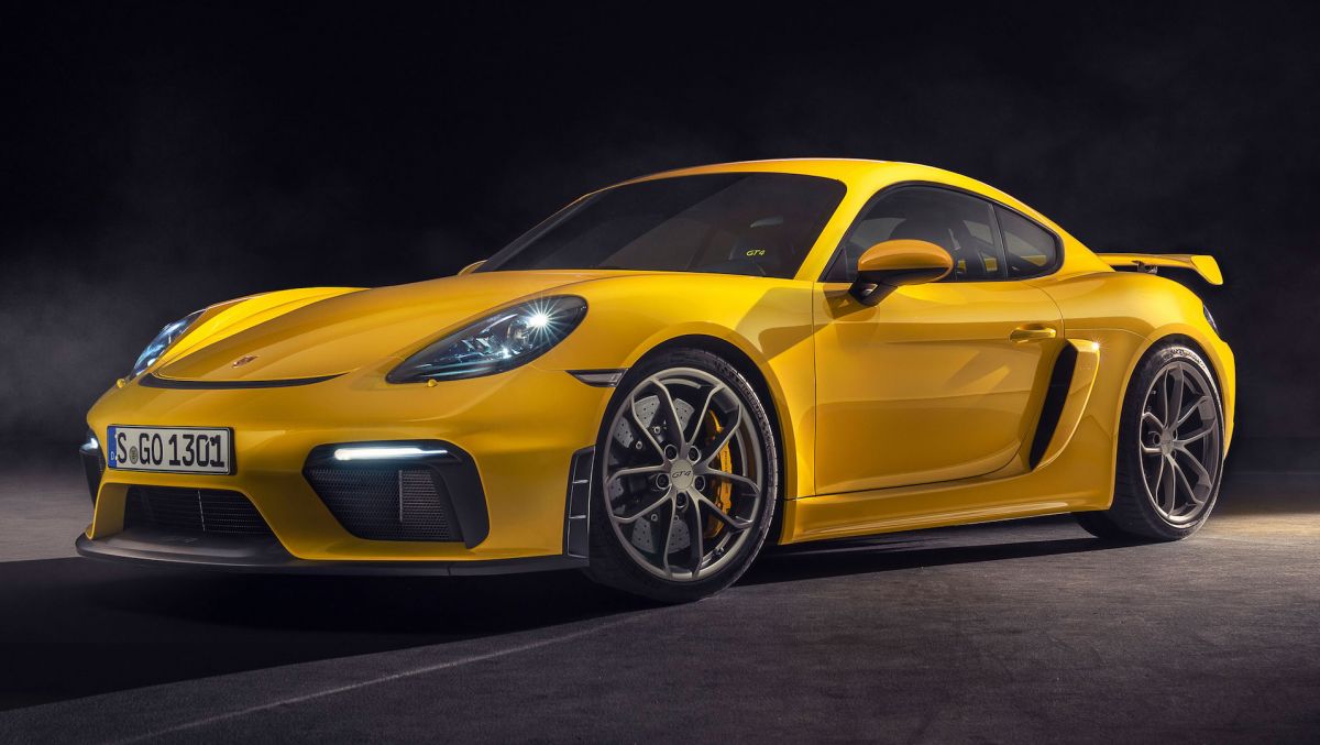Porsche stands by NA engines, manual transmission