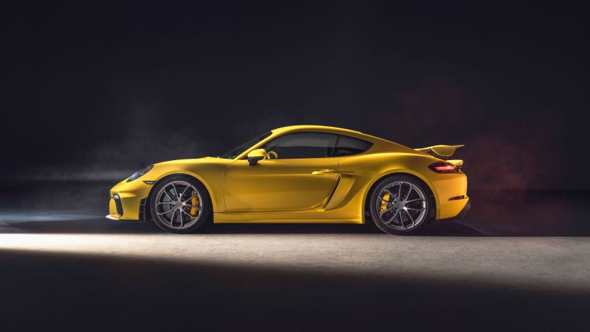 Porsche 718 Cayman GT4, Boxster Spyder unveiled 973347