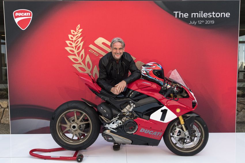 Ducati Panigale V4 25th Anniversario 916 – peringatan kepada 916 yang menggegarkan dunia superbike dulu 985676