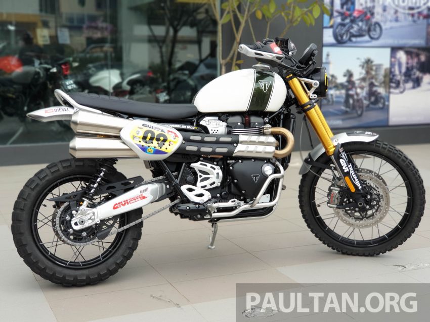 Givi Rimba Raid racer Jeremias Israel takes delivery of 2019 Triumph Scrambler 1200 XE 989342